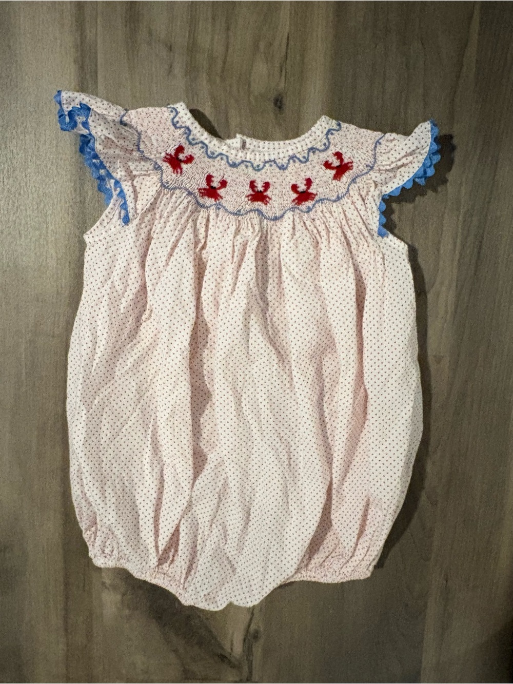 Stitchy fish smocked crab romper-size 3t- also have brother match!